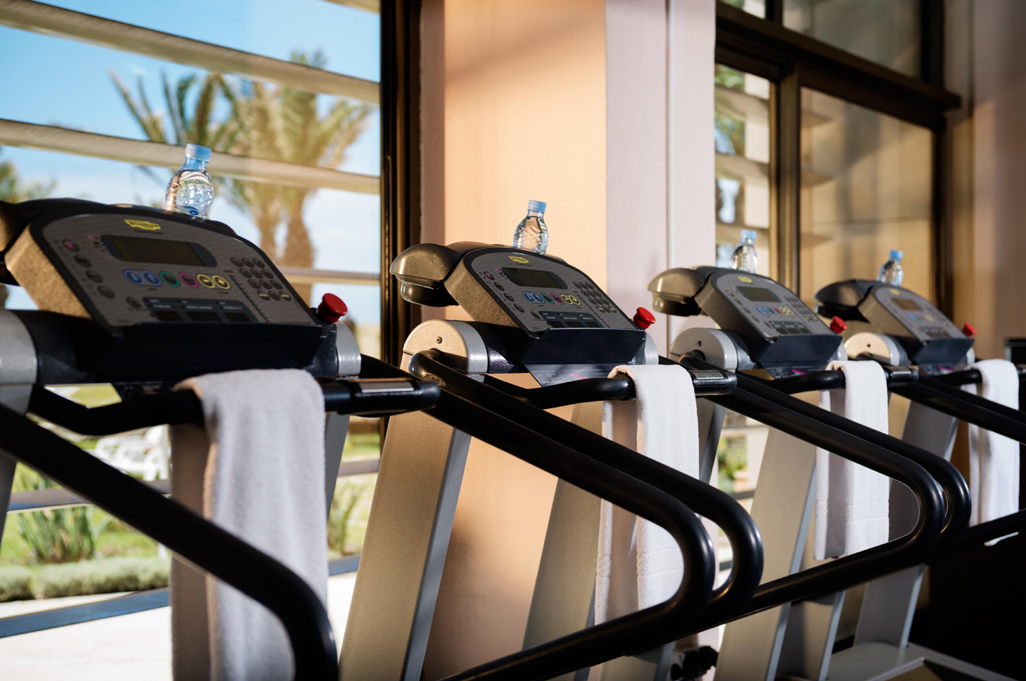 Moevenpick Hotel & Casino Malabata Tanger Екстериор снимка Treadmills at a gym