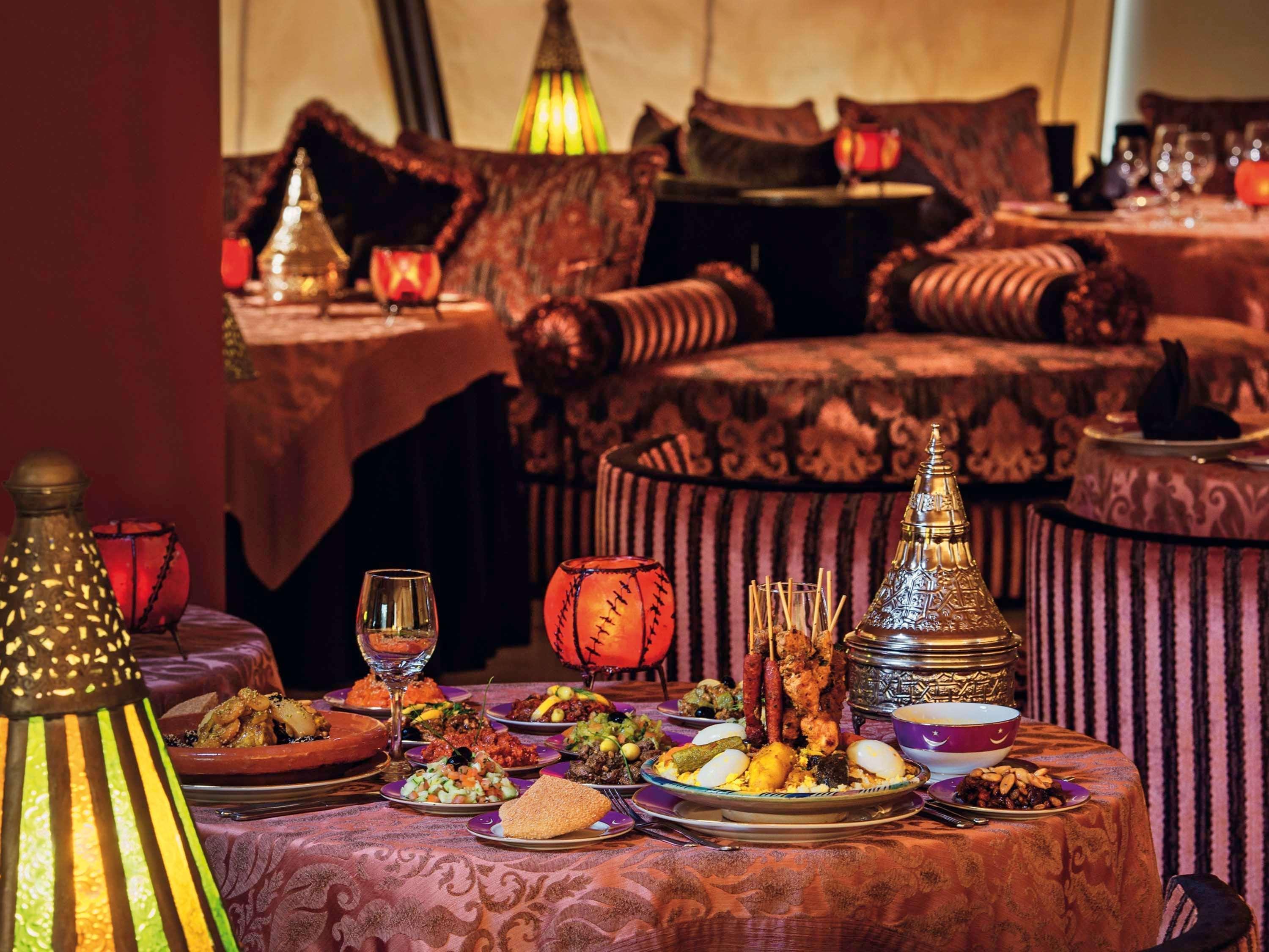 Moevenpick Hotel & Casino Malabata Tanger Екстериор снимка A table at Al Dar