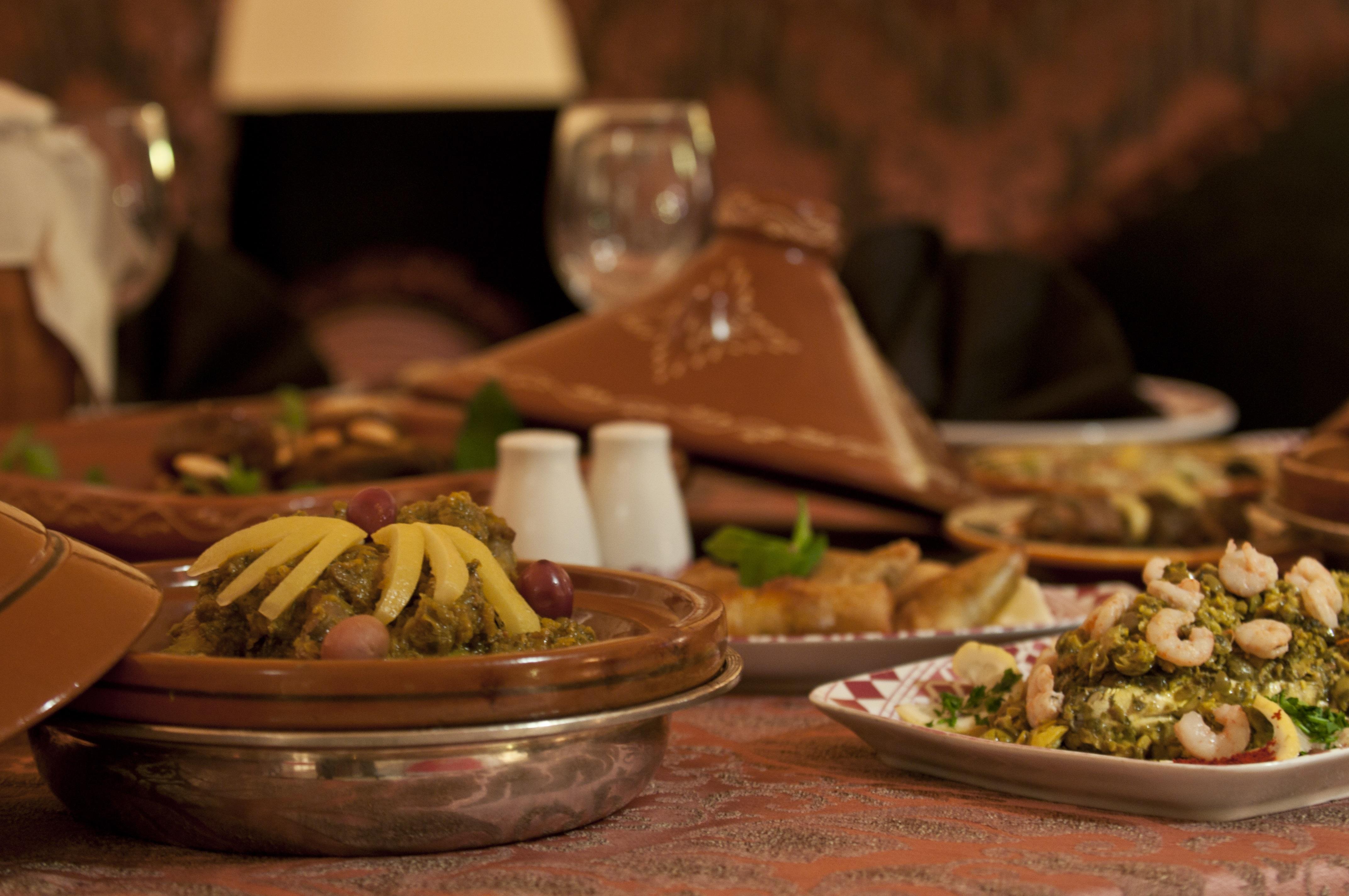 Moevenpick Hotel & Casino Malabata Tanger Екстериор снимка A selection of Moroccan cuisine